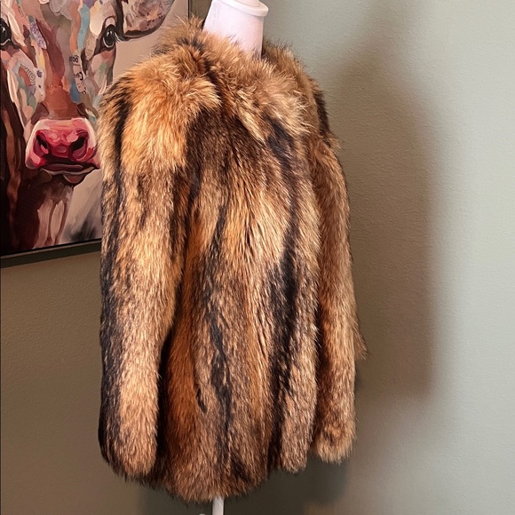 Elegant Raccoon Fur Coat - Picture 6 of 13